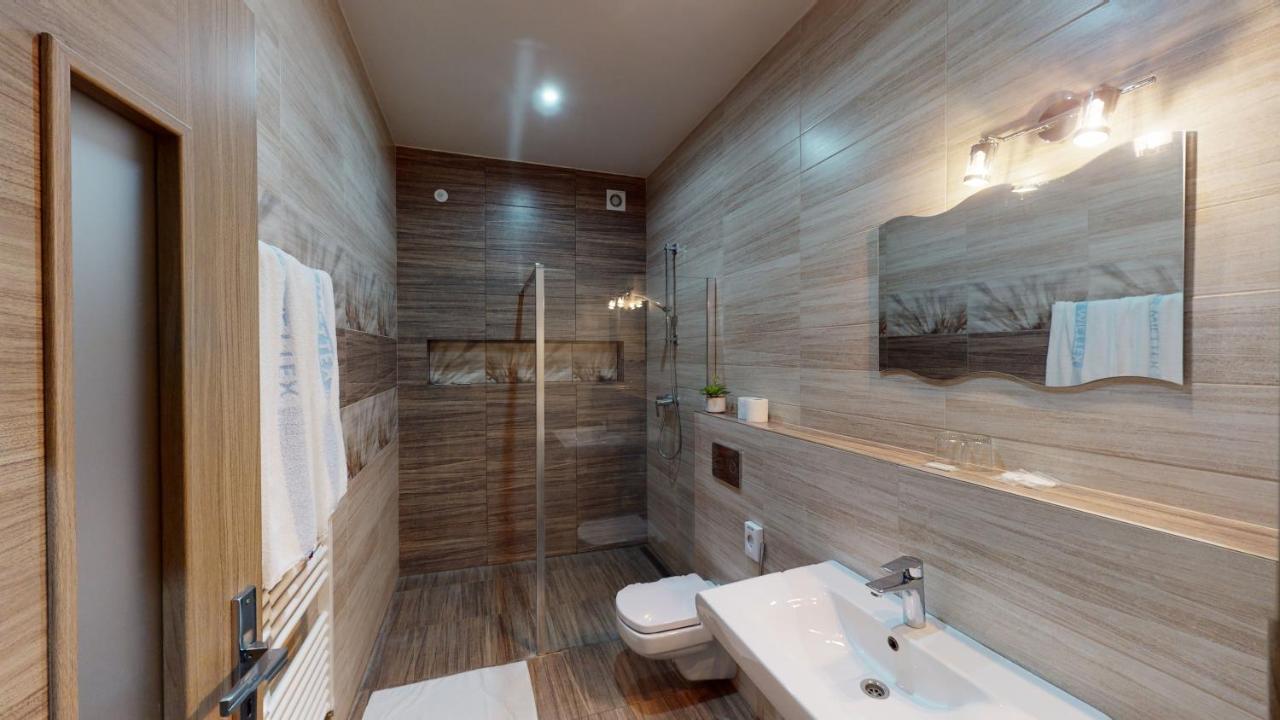 Hotel Hubert Nové Zámky Exteriér fotografie