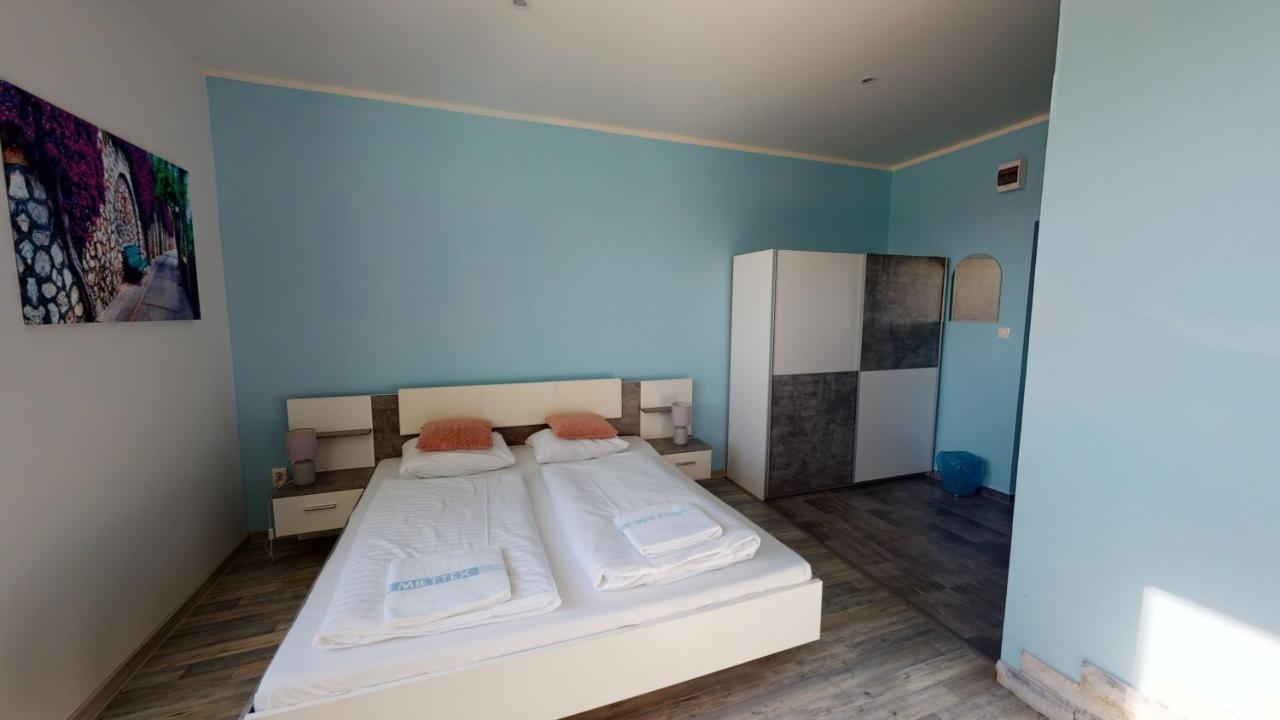 Hotel Hubert Nové Zámky Exteriér fotografie