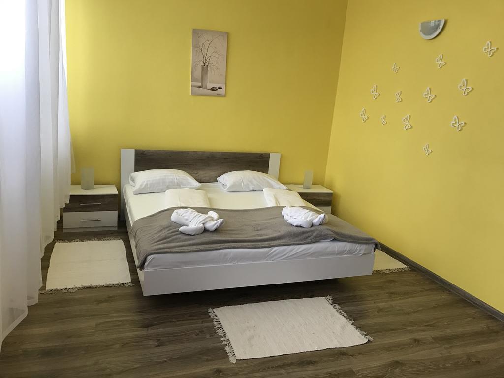 Hotel Hubert Nové Zámky Exteriér fotografie